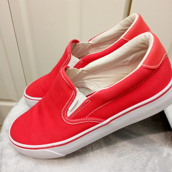 Lugz Clipper Women's Red Sneakers in Size 9 - Picture 2 of 7